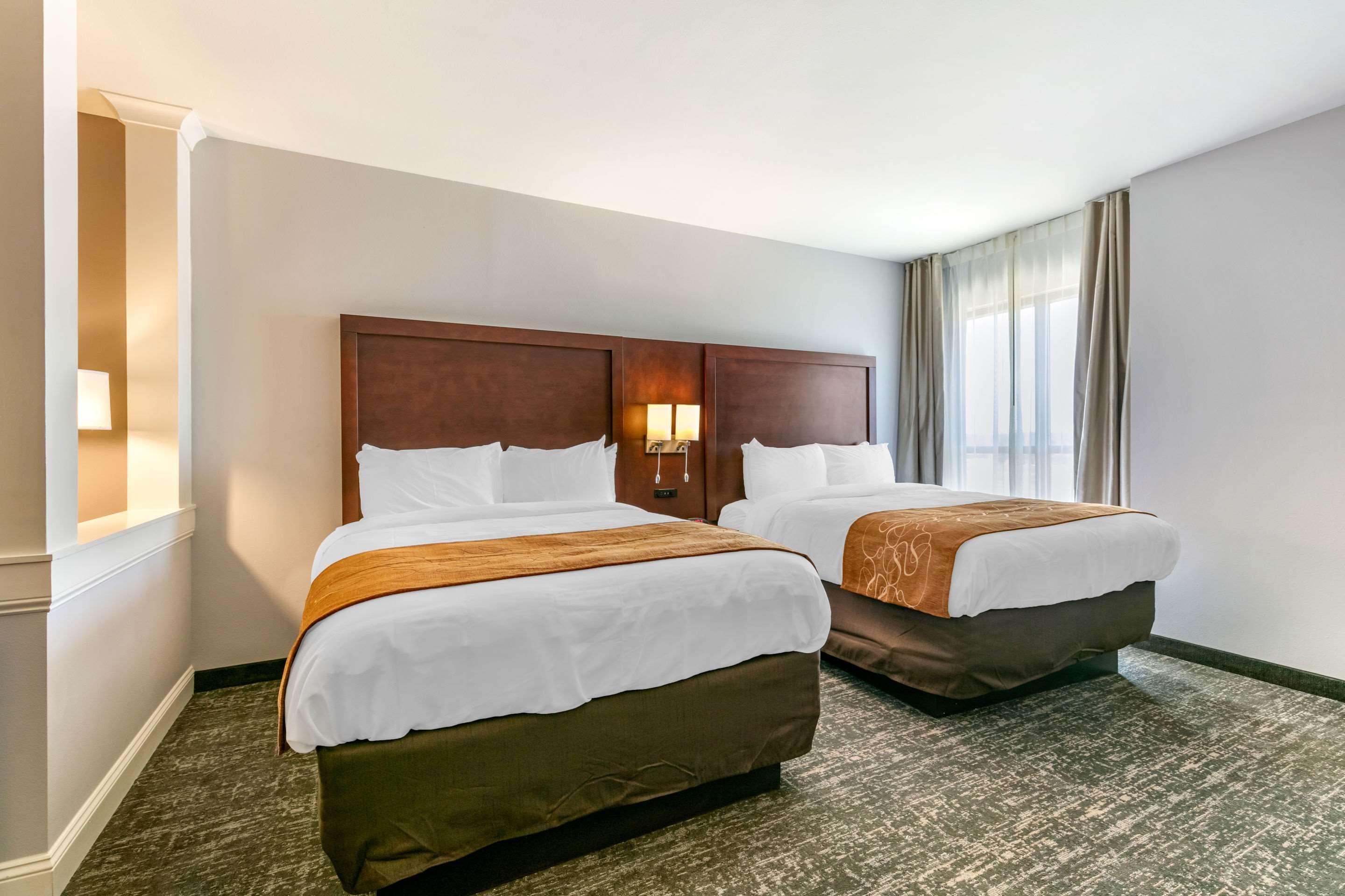 Comfort Suites North Тупело Екстериор снимка