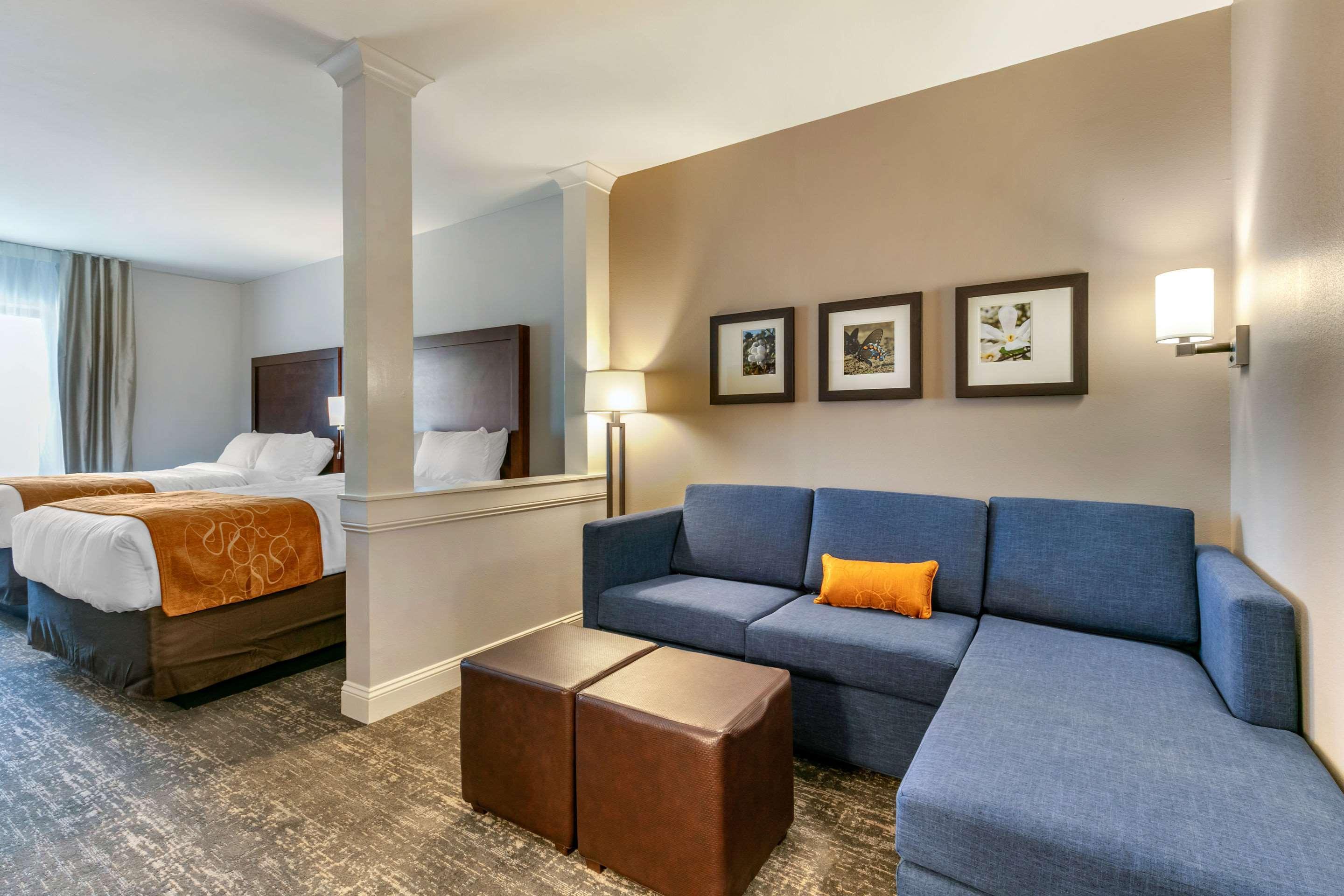 Comfort Suites North Тупело Екстериор снимка