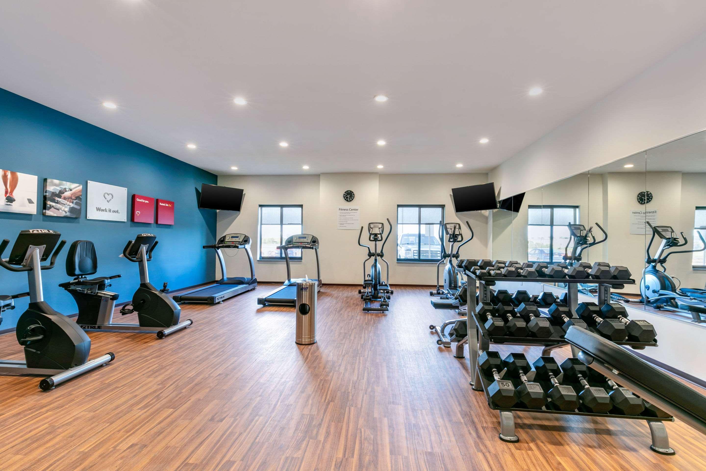 Comfort Suites North Тупело Екстериор снимка