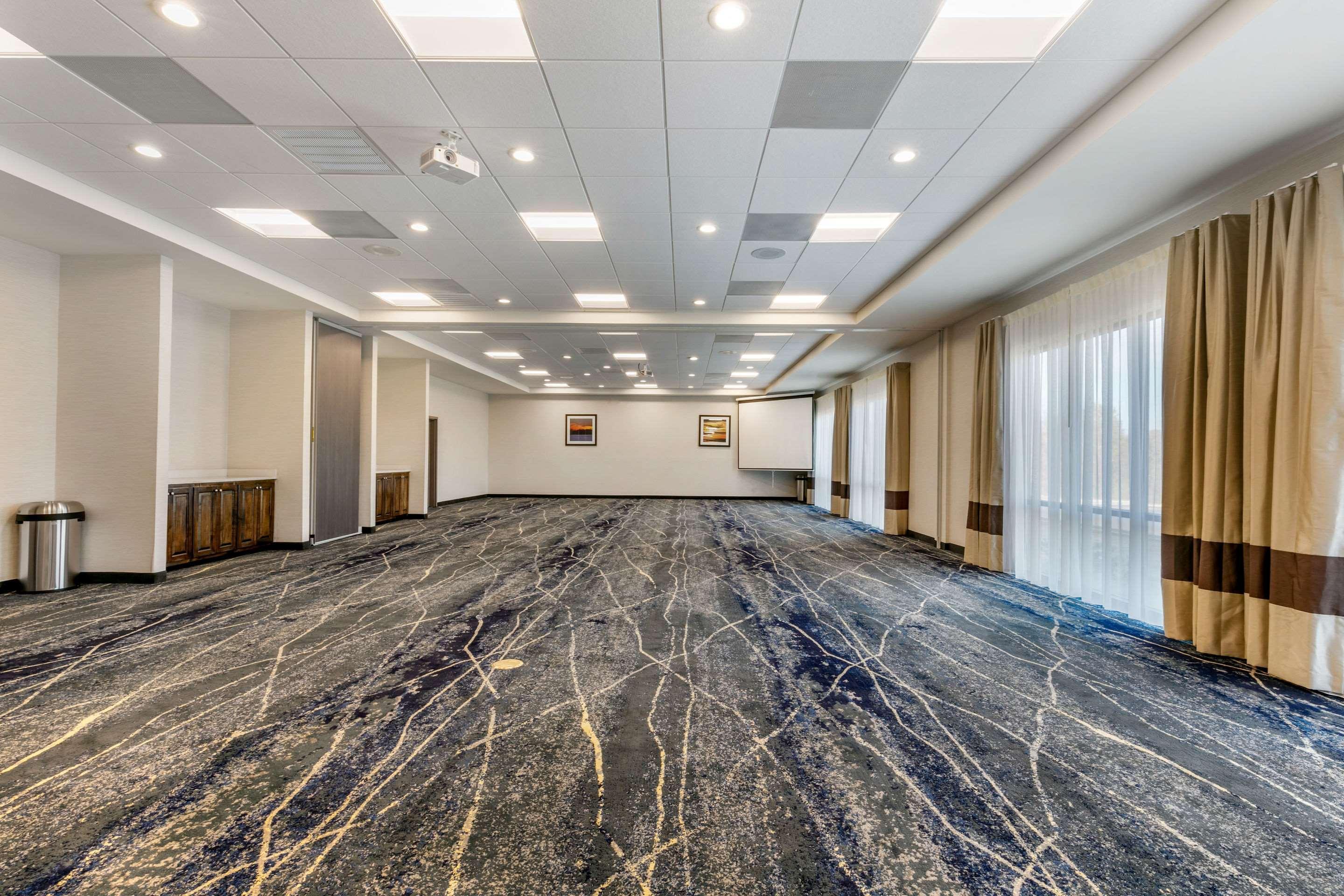 Comfort Suites North Тупело Екстериор снимка