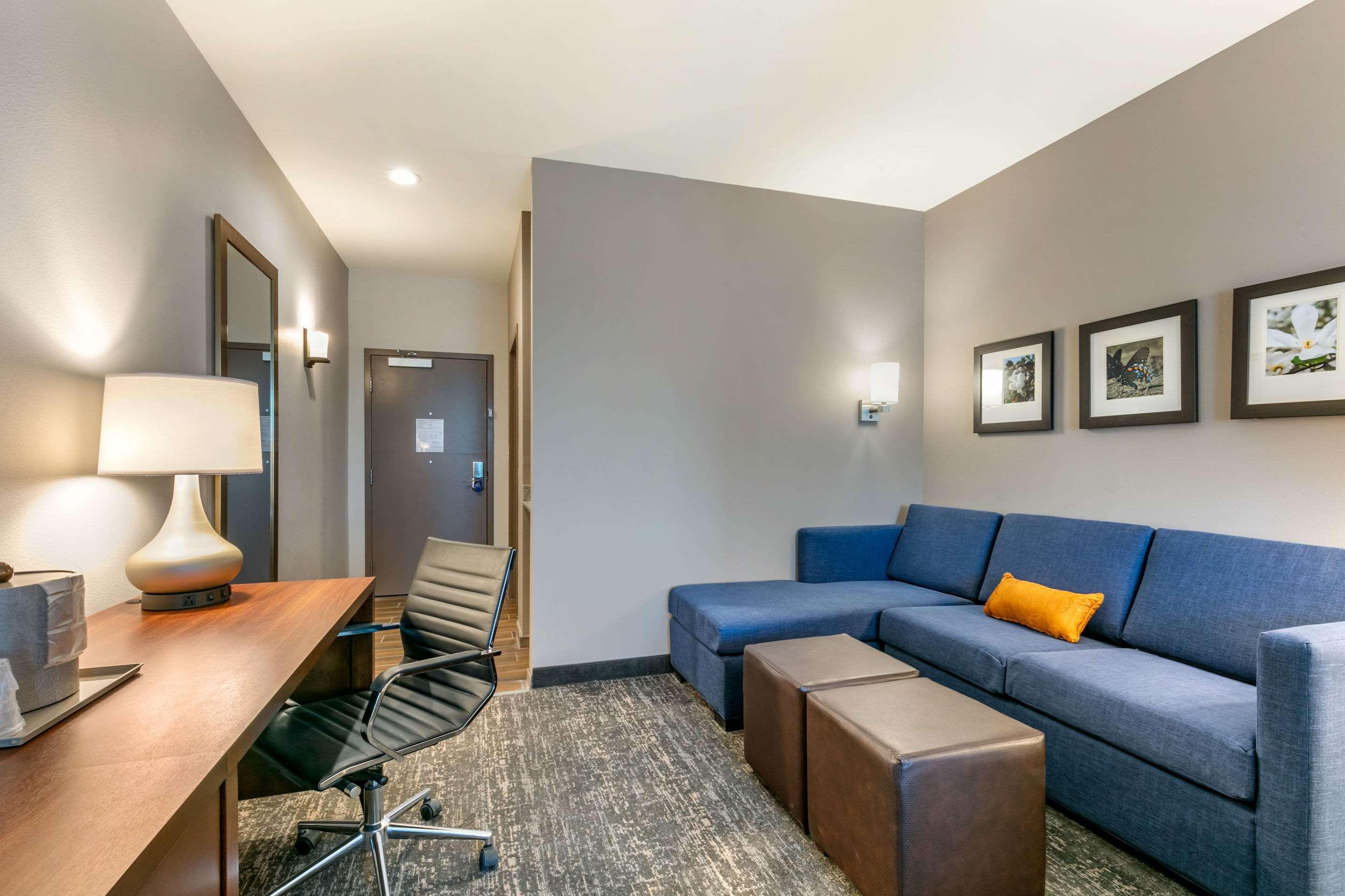 Comfort Suites North Тупело Екстериор снимка