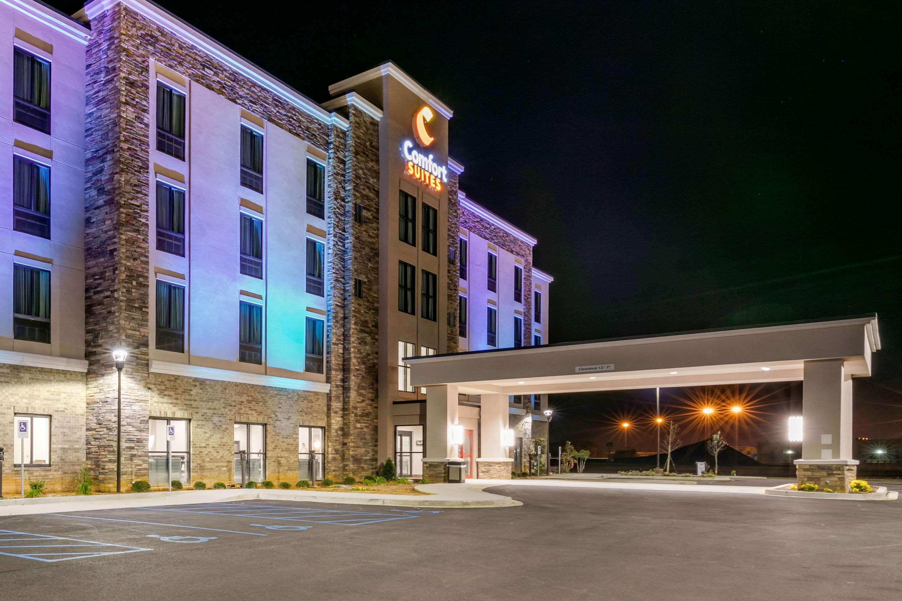 Comfort Suites North Тупело Екстериор снимка