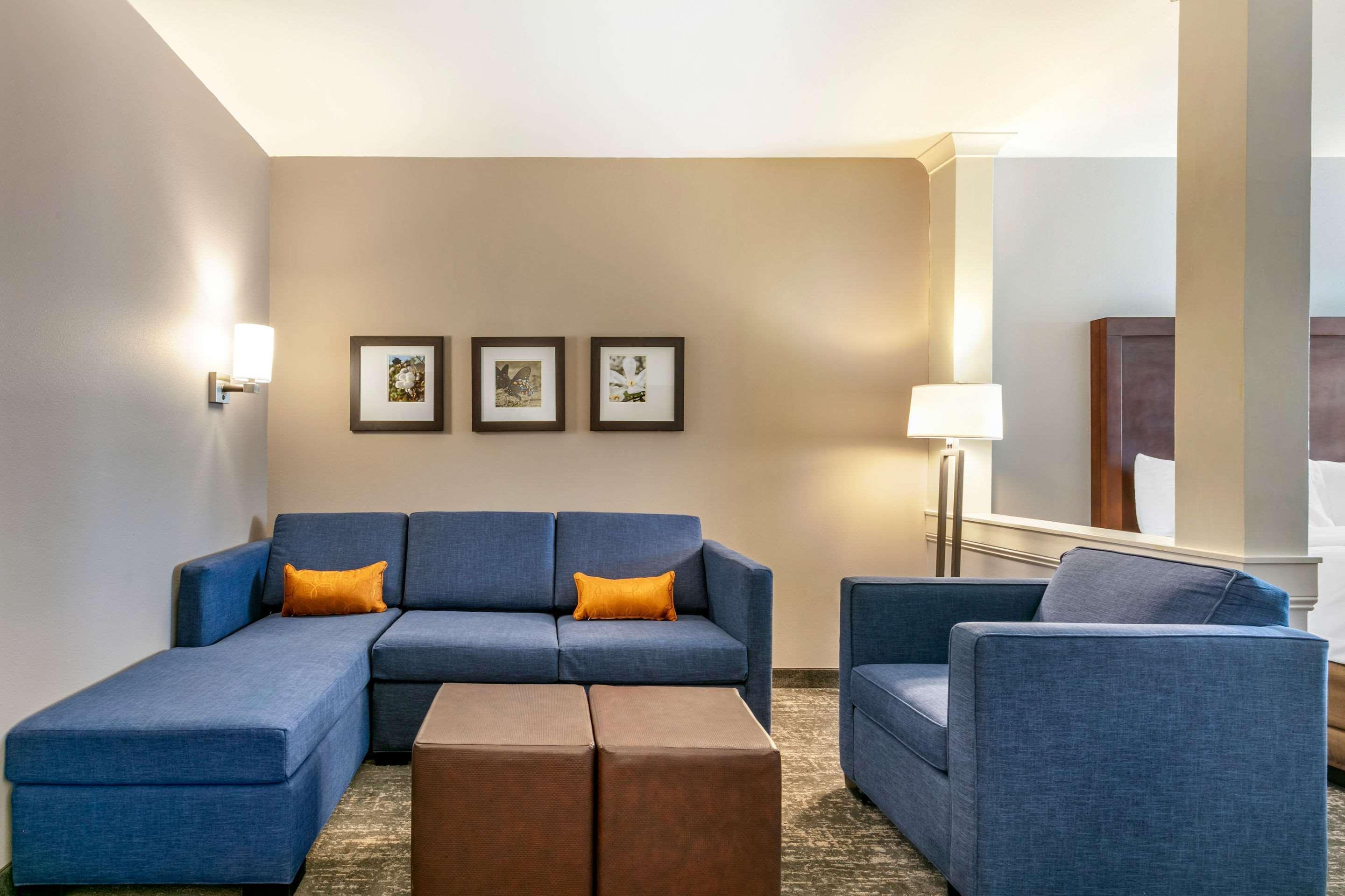 Comfort Suites North Тупело Екстериор снимка