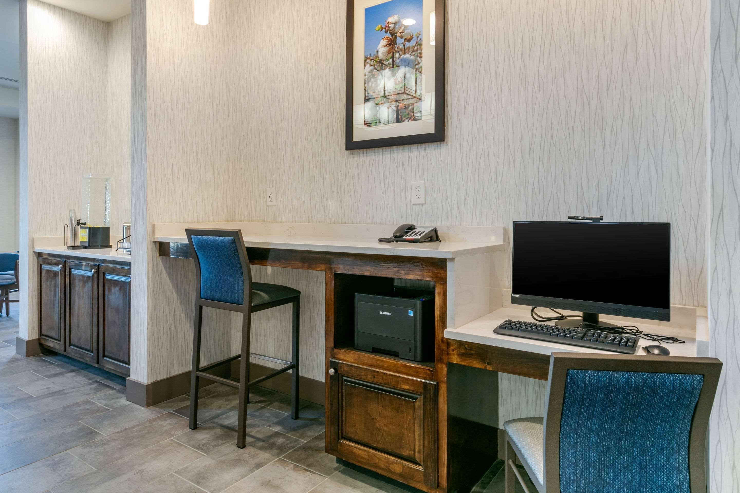 Comfort Suites North Тупело Екстериор снимка