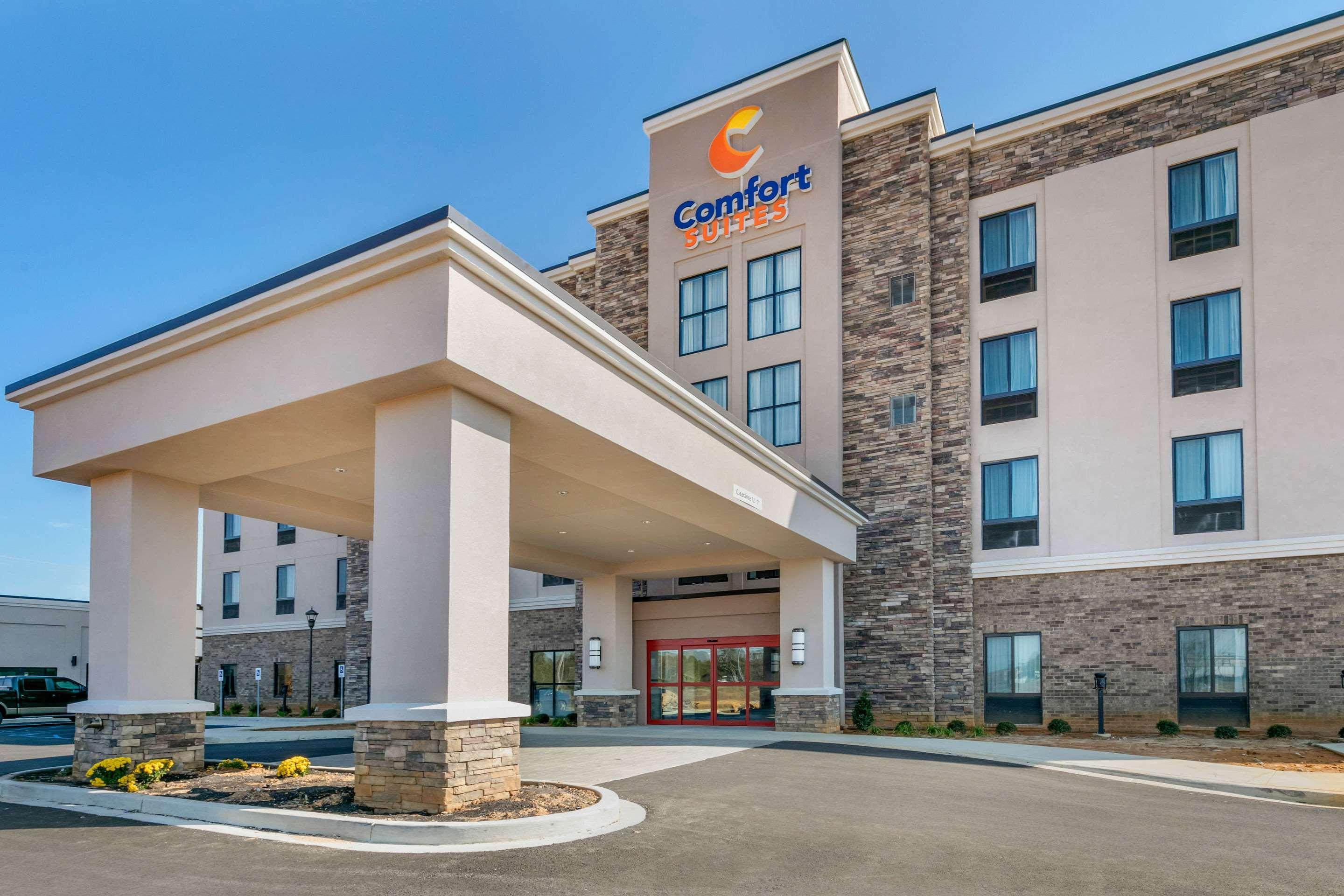 Comfort Suites North Тупело Екстериор снимка